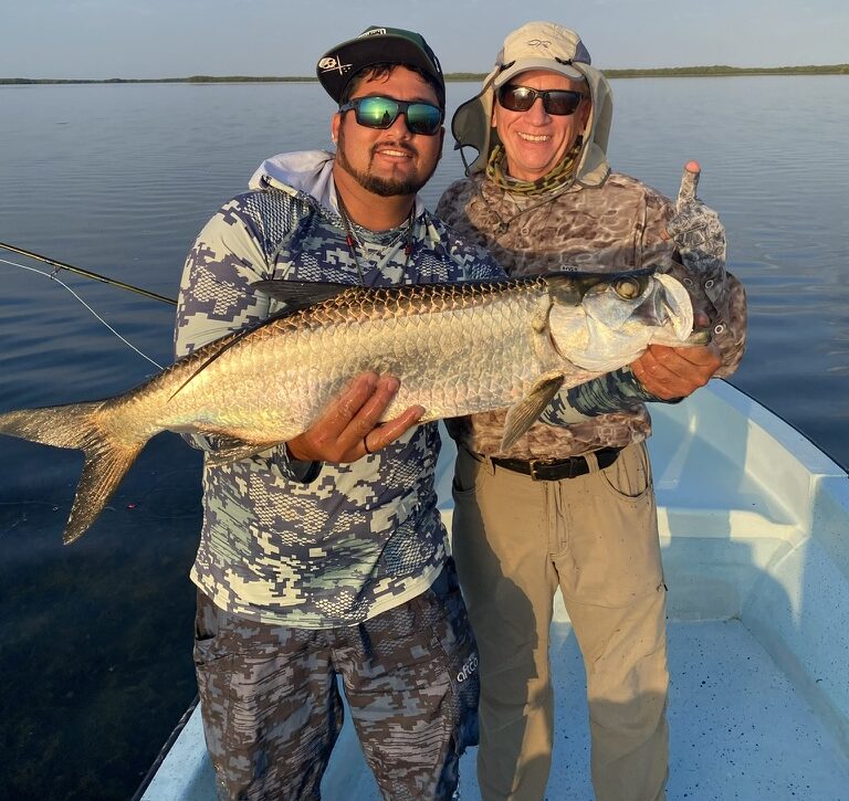 Tarpon fishing and fly fishing in Río Lagartos, Yucatán with a local guide